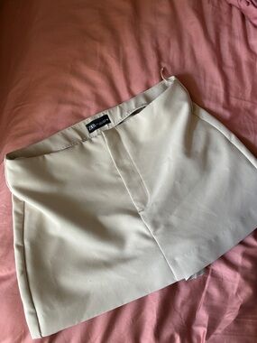 Zara Off-White Mini Skort